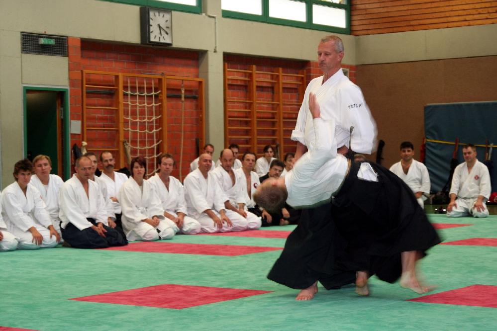 Nage: Manfred Mann
Uke: Sven Knaus 
Murrhardt 2006