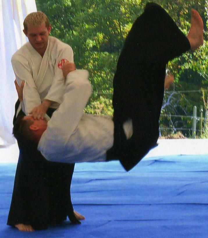 Nage: Sven Knaus 
Uke: Thomas Diemt
Lehrgang K&ouml;shof